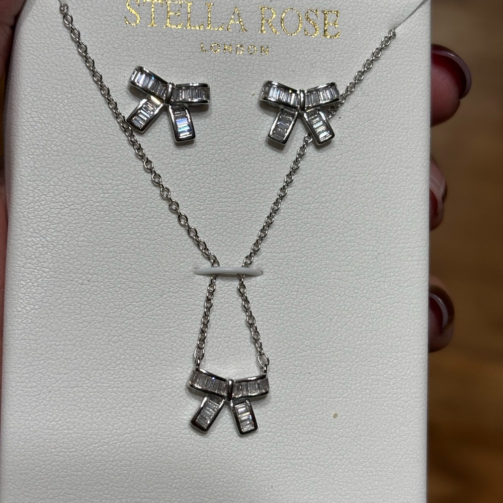 Fin Silver Plated Bow Necklace and Earring Set Brand New With Box